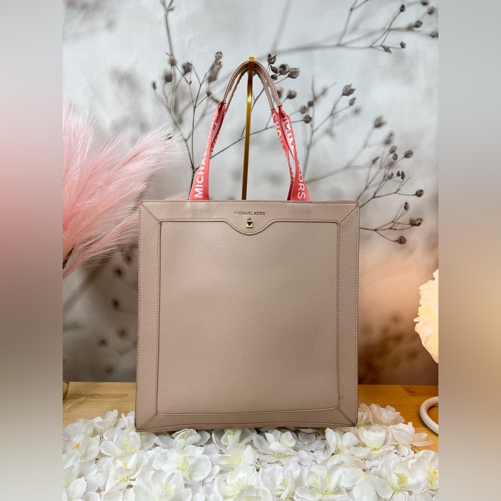 Michael Kors Beauty Medium Blush Tote